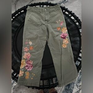 DRIFTWOOD Sage Floral Embroidered Cropped Pants